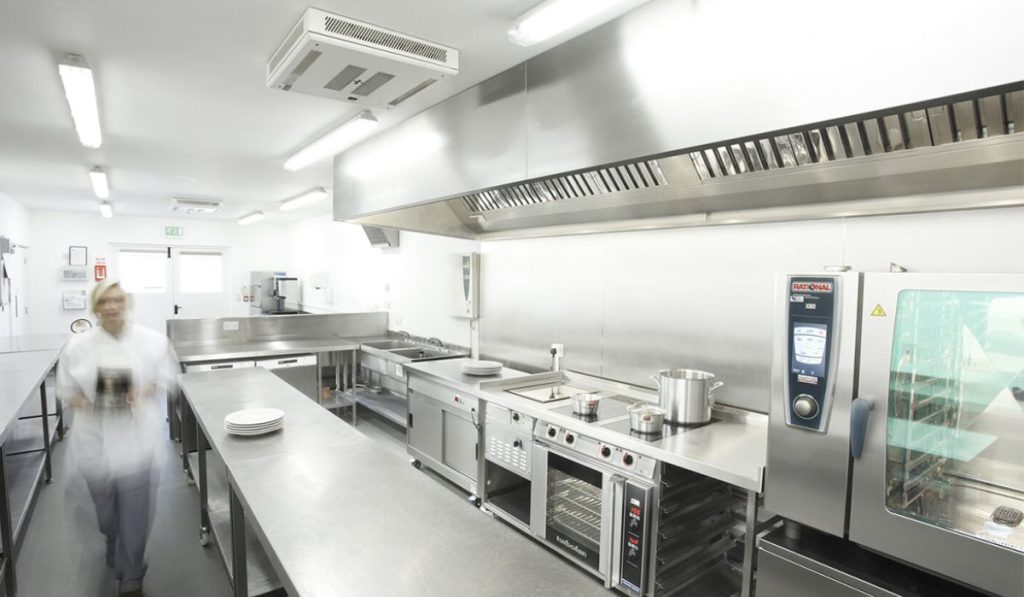 Holding Cabinet for Commercial Kitchens: Best Use Tips